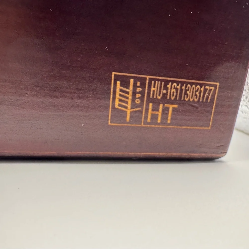 VERY RARE 1999 ROYAL TOKAJI ESSENCIA ORIGINAL BOX (NO Bottle Included) HU-161130
